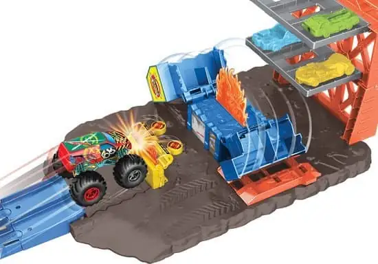 550x384 (1) Hot Wheels Monster Trucks Blast Station - Racebaan