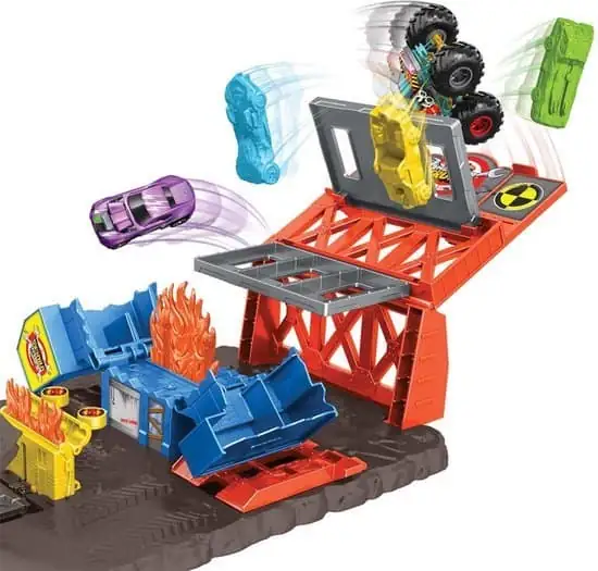 550x525 Hot Wheels Monster Trucks Blast Station - Racebaan