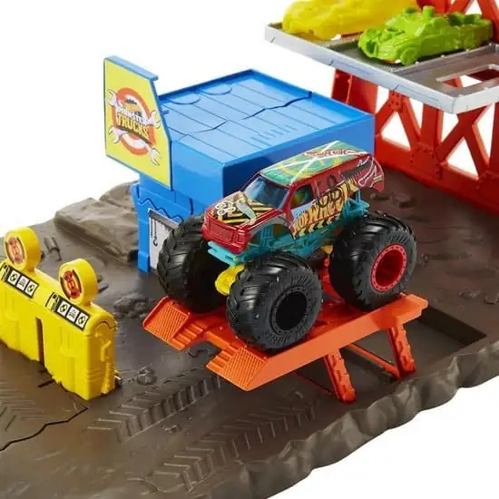 550x550 (12) Hot Wheels Monster Trucks Blast Station - Racebaan