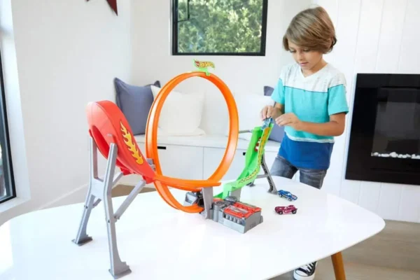 Hot Wheels Action Powershift Raceway inclusief 5 Auto's - Racebaan