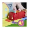 peppa-pig-playset-pista-di-peppatown-hasbro (4) Peppa Pig: Peppa's Stad - Speelfiguren Wereld Speeltuin Auto