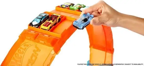 550x253 Hot Wheels Action Wervelende Looping - Racebaanset