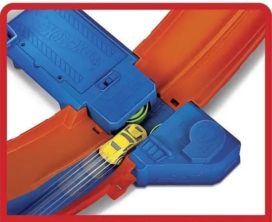 550x450 Hot Wheels Action Wervelende Looping - Racebaanset