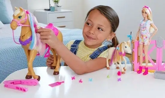 550x327 Barbie Paardenverzorging, Pop, Paarden en Speelset