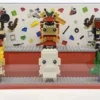 550x280 LEGO Vitrine Minifiguren Rood