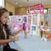 Barbie huis - 2 verdiepingen met Meubels en Accessoires