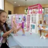 Barbie huis - 2 verdiepingen met Meubels en Accessoires