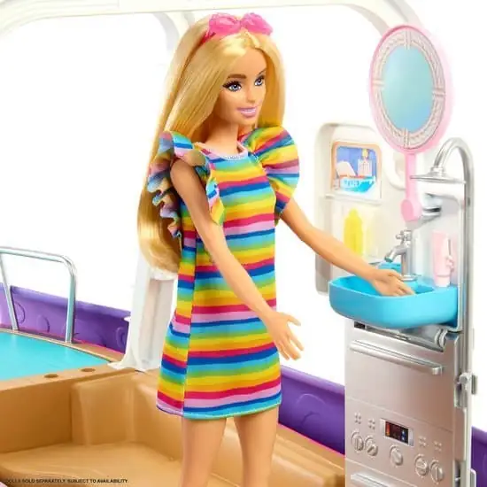 550x550 (32) Barbie Droomboot - Speelset met barbie meubels en glijbaan