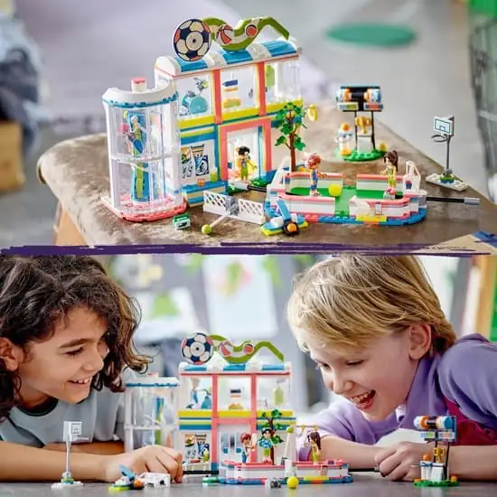 LEGO Friends Sportcentrum Set voor Jongens en Meisjes - 41744