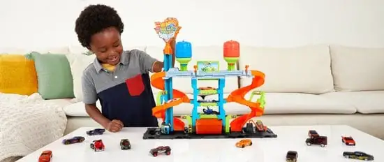 550x232 Hot Wheels City Mega Autowasserette - Speelgoedvoertuig