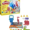 550x609 Play-Doh Stempelen en Zagen Speelset - Boetseerklei - Kindergereedschap - Werkbank speelgoed - 5 Play-Doh potjes - Knutselen voor kinderen