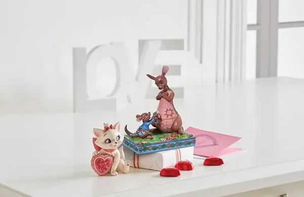 61E4R06tDqL._AC_SX679_ Disney Traditions Aristocats Marie with Heart
