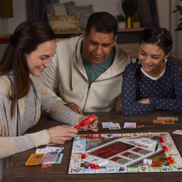 Hasbro Gaming_F2674197_INT_14 Monopoly Vals Geld (NL/FR) Monopoly Crooked Cash Hasbro