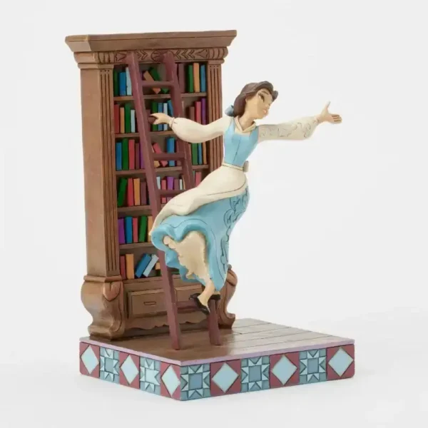 disney-la-belle-la-bete-traditions-figurine-belle-with-bookshelf (2) Disney Traditions - Belle - A World of Books