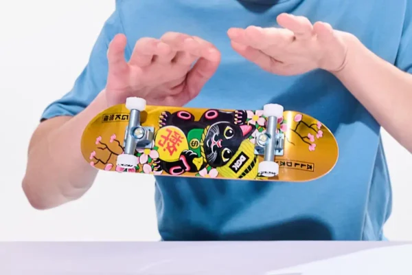 1200x800 (27) Tech Deck - DGK Handboard authentieke miniskateboard - alleen voor gebruik met de hand