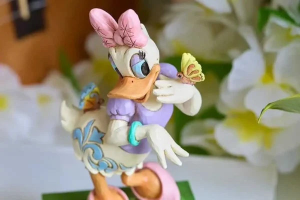 Daisy Duck Blooms and Butterflies 13 cm