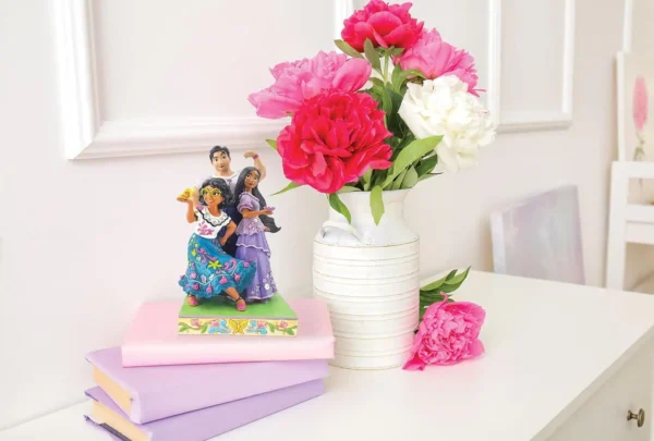 81Y3+3160uL._AC_SL1500_ Disney Traditions Encanto Mirabel, Louisa en Isabella 22 cm