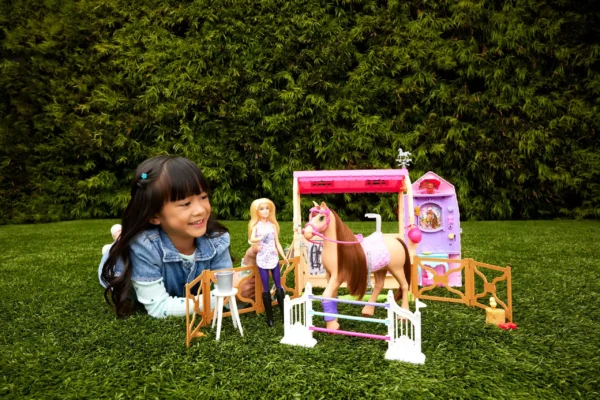 Barbie Mysteries The Great Horse Chase Droomstal Pop, Paard en Accessoires