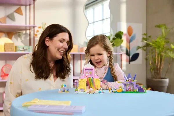 LEGO® Gabby's Poppenhuis Snoepjesberg en Kittentuin - 11205