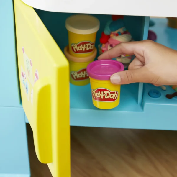 Play-Doh_F10395L0_INT_22 Play-Doh Kitchen Creations Ultieme ijscowagen - Boetseerklei