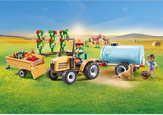 550x388 PLAYMOBIL Country Tractor met aanhanger en watertank - 71442