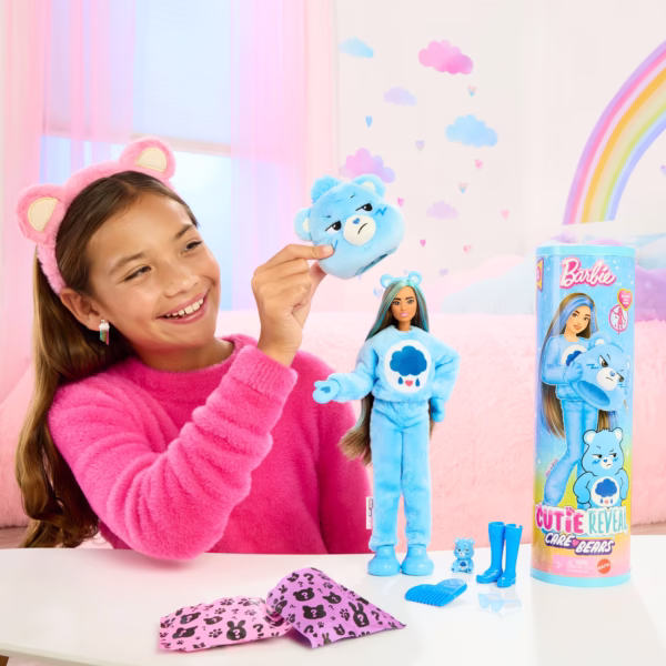 Barbie_JCN96_INT_2 Mattel Barbie Cutie Reveal Troetelbeertjes pop blauw in Grumpy Bear pluche kostuum